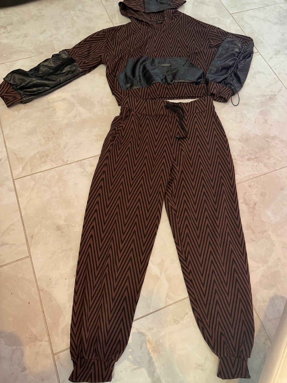 Noli Brown Chevron Knit Jogger Set with Black Trim
